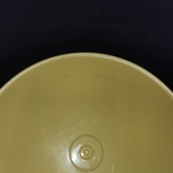 Vintage Tupperware Sunburst Containers Set of 3 - Picture 3 of 5